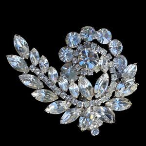 Huge Vintage Juliana (D&E) Tiered Brooch  Clear Navettes Rhinestones 3 in.